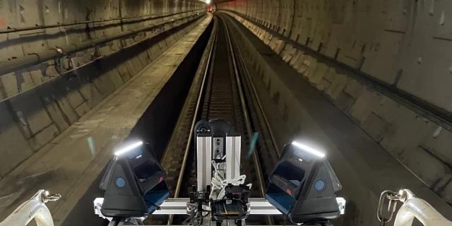 An automated tunnel inspection carried out with a service vehicle